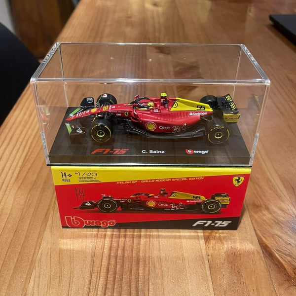 Auto Burago 1:43 Scuderia Ferrari <br>  F1-75 Carlos Sainz #55 <br> Caja Acrilica