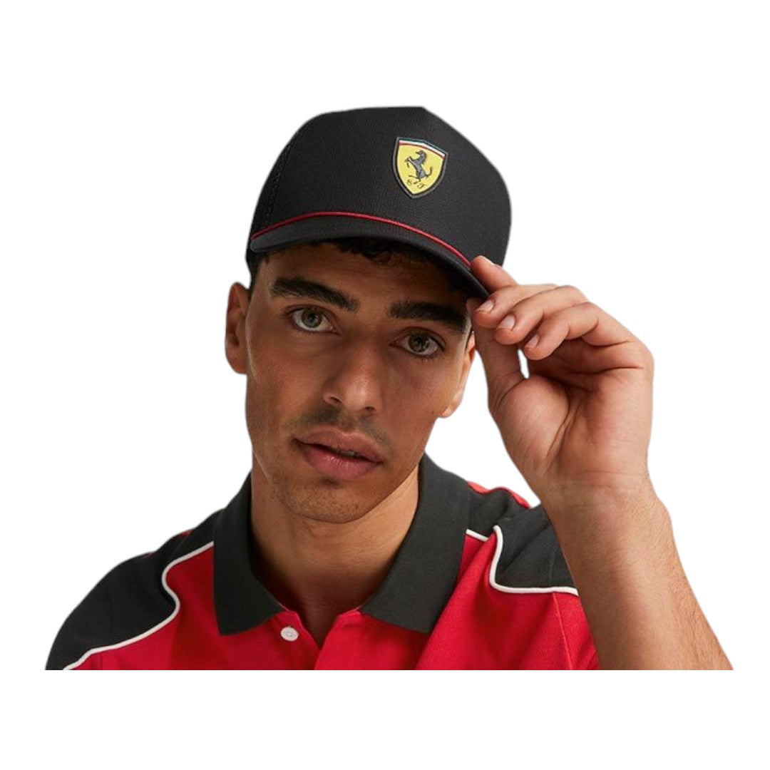 Jockey Puma Scuderia Ferrari <br> Trucker Negro 2024